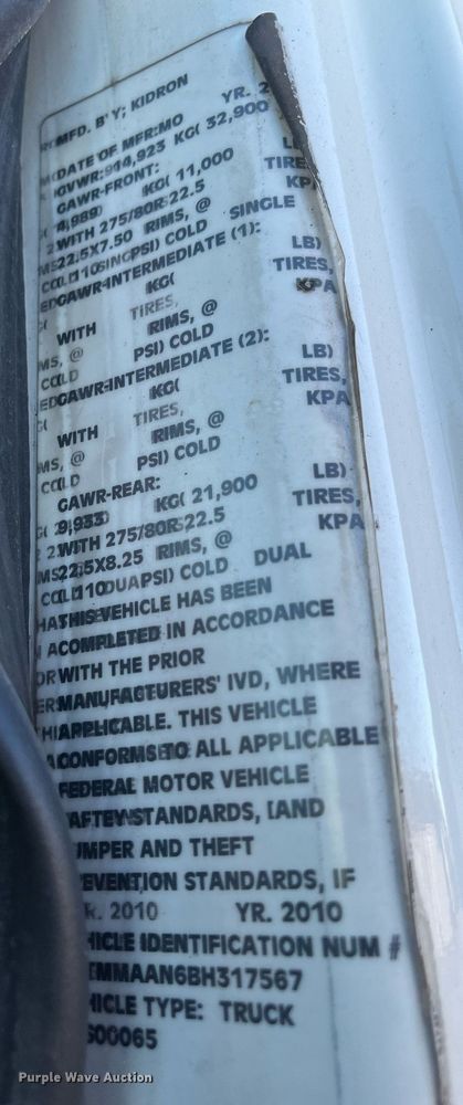 image for item DH8614 2011 International DuraStar 4300  refrigerated truck