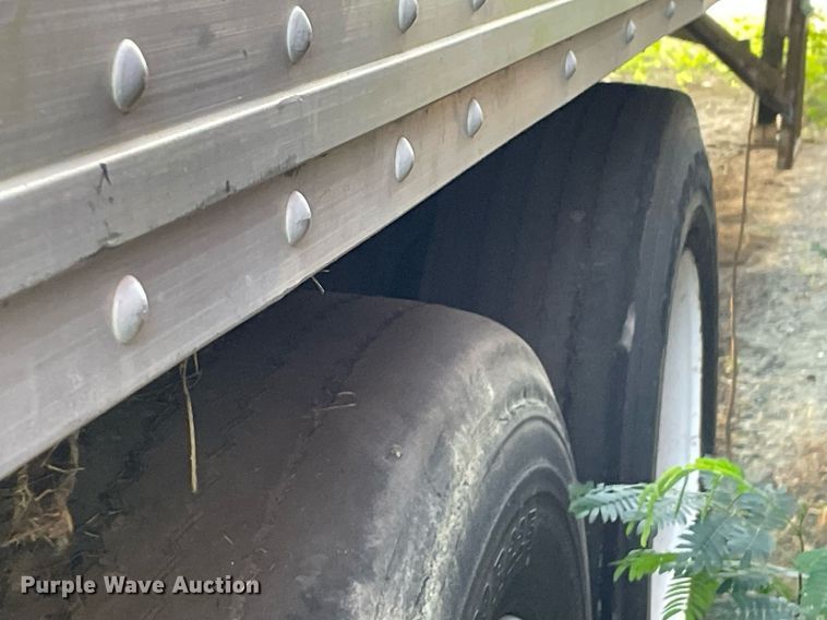 image for item DI6253 2001 Utility  refrigerated van trailer