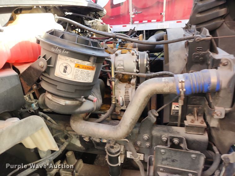 image for item DI6257 2004 Freightliner Business Class M2  refrigerated truck