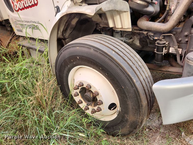 image for item DI6257 2004 Freightliner Business Class M2  refrigerated truck