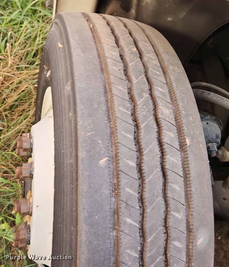 image for item DI6257 2004 Freightliner Business Class M2  refrigerated truck