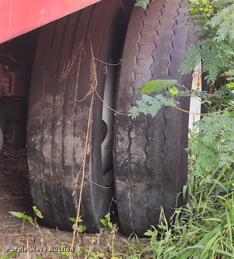 image for item DI6257 2004 Freightliner Business Class M2  refrigerated truck