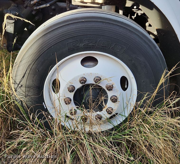 image for item DI6257 2004 Freightliner Business Class M2  refrigerated truck