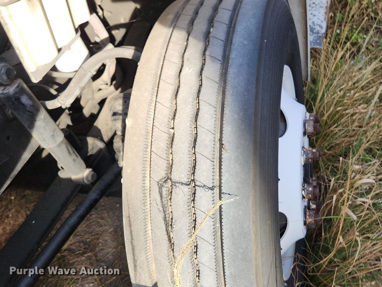 image for item DI6257 2004 Freightliner Business Class M2  refrigerated truck