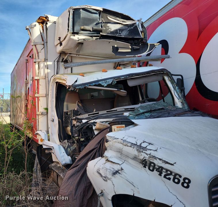 image for item DI6258 2004 Freightliner Business Class M2  refrigerated truck