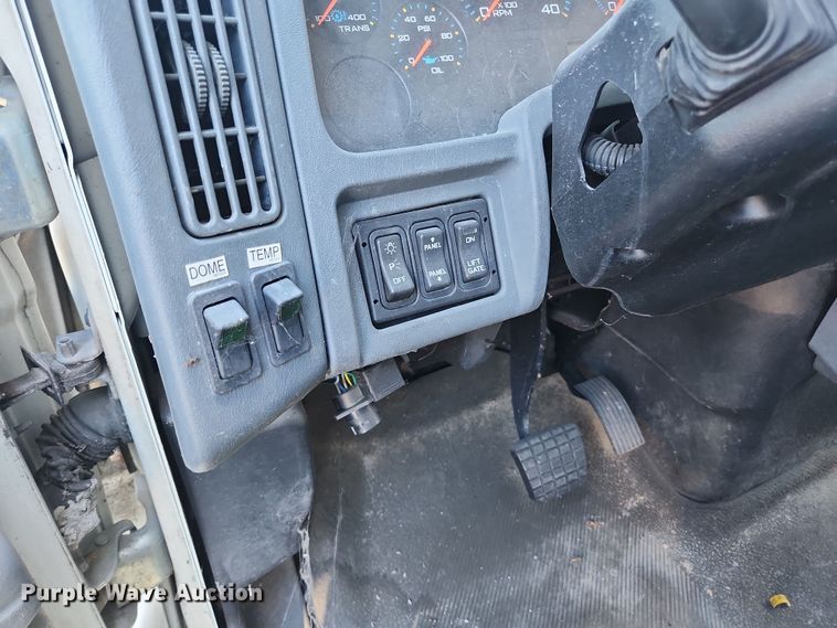 image for item DI6268 2007 International 4300  refrigerated truck