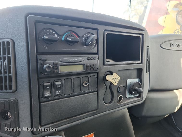 image for item DI6268 2007 International 4300  refrigerated truck