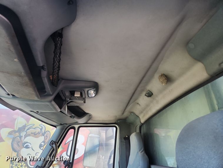 image for item DI6268 2007 International 4300  refrigerated truck