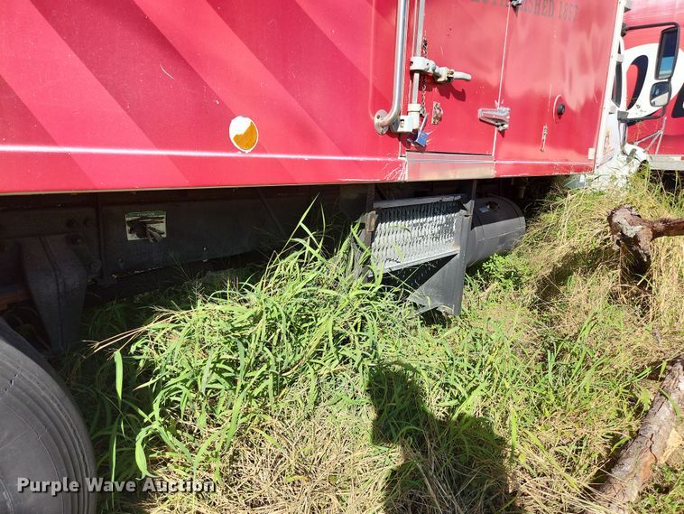 image for item DI6269 2004 Freightliner Business Class M2  refrigerated truck