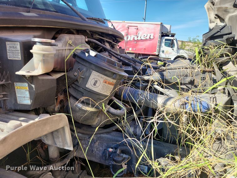 image for item DI6269 2004 Freightliner Business Class M2  refrigerated truck