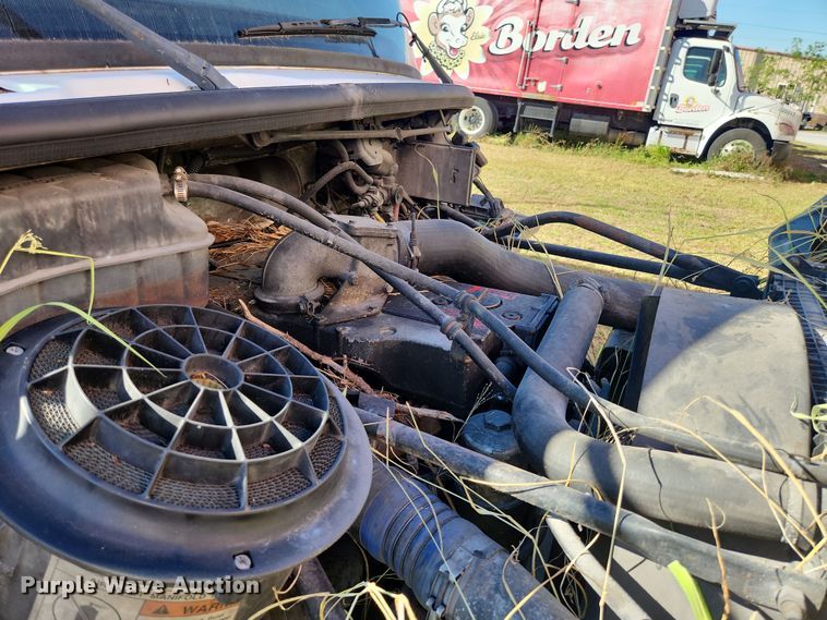 image for item DI6269 2004 Freightliner Business Class M2  refrigerated truck