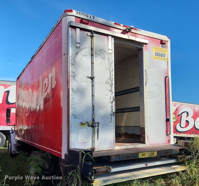 image for item DI6270 2005 Freightliner M2 106  box truck