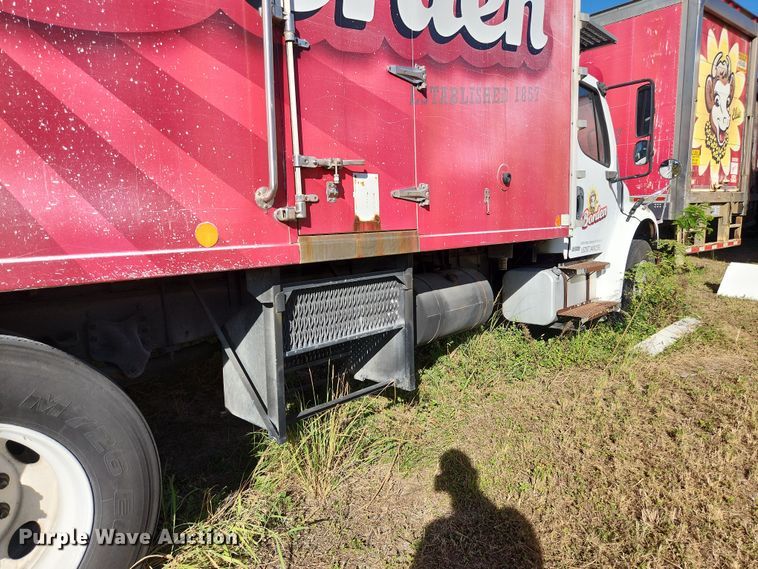 image for item DI6270 2005 Freightliner M2 106  box truck