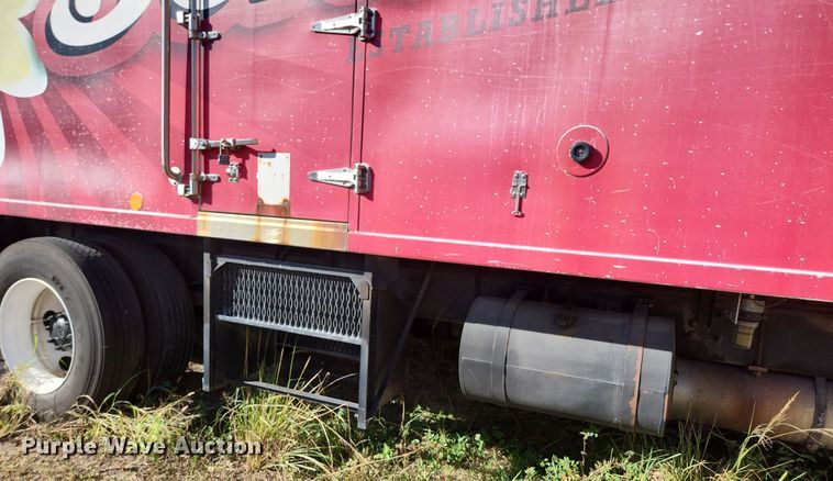 image for item DI6270 2005 Freightliner M2 106  box truck