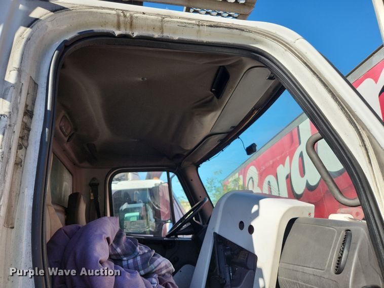 image for item DI6270 2005 Freightliner M2 106  box truck