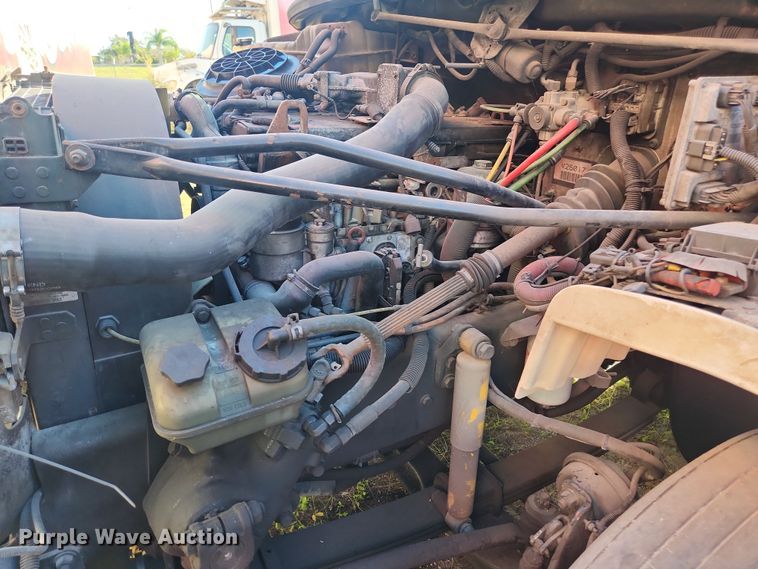 image for item DI6270 2005 Freightliner M2 106  box truck