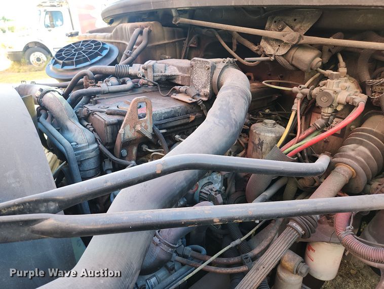 image for item DI6270 2005 Freightliner M2 106  box truck