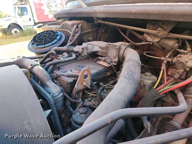 image for item DI6270 2005 Freightliner M2 106  box truck