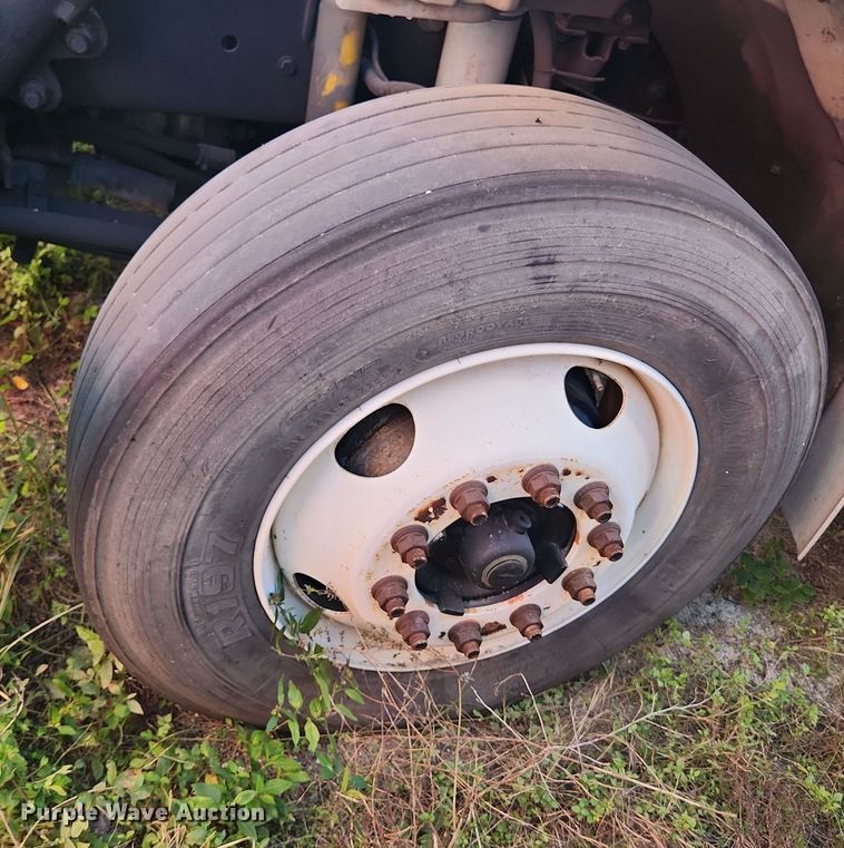 image for item DI6270 2005 Freightliner M2 106  box truck