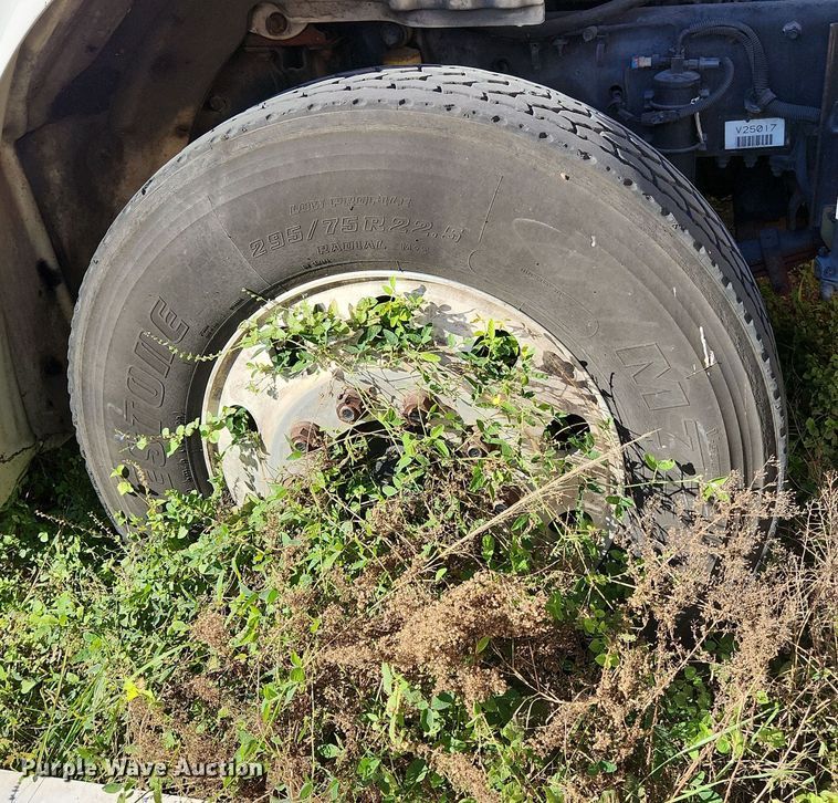 image for item DI6270 2005 Freightliner M2 106  box truck