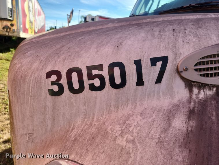 image for item DI6270 2005 Freightliner M2 106  box truck