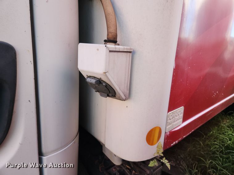 image for item DI6271 2004 Freightliner Business Class M2  refrigerated truck