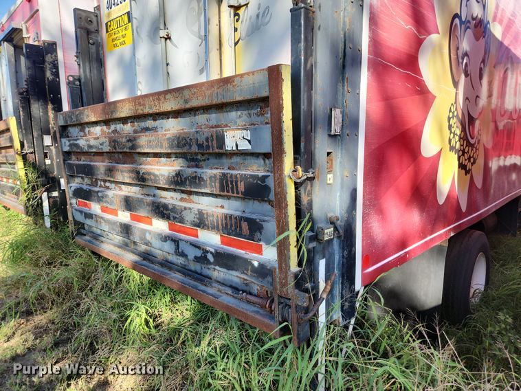 image for item DI6271 2004 Freightliner Business Class M2  refrigerated truck