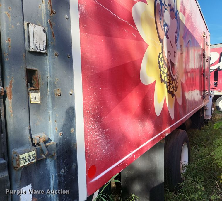 image for item DI6271 2004 Freightliner Business Class M2  refrigerated truck