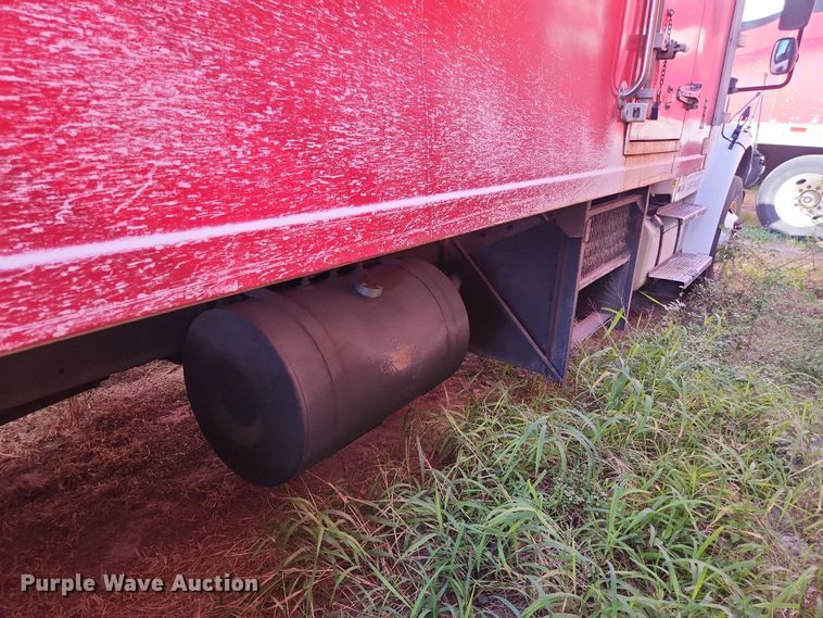 image for item DI6271 2004 Freightliner Business Class M2  refrigerated truck