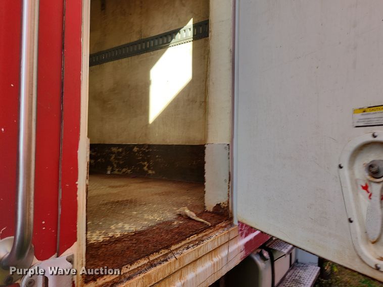 image for item DI6271 2004 Freightliner Business Class M2  refrigerated truck