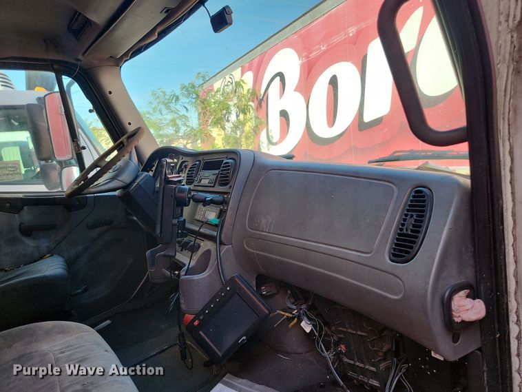 image for item DI6271 2004 Freightliner Business Class M2  refrigerated truck