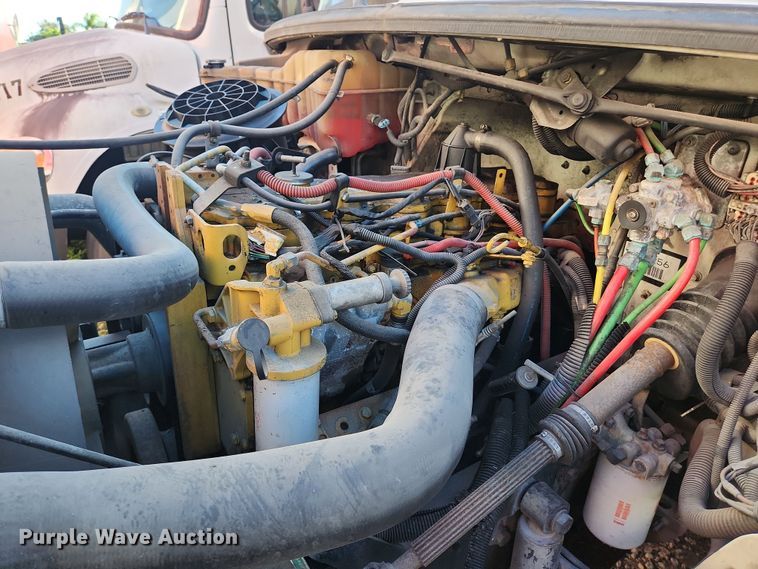 image for item DI6271 2004 Freightliner Business Class M2  refrigerated truck