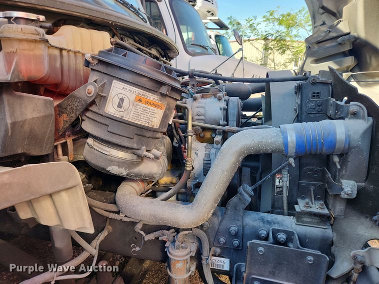 image for item DI6271 2004 Freightliner Business Class M2  refrigerated truck