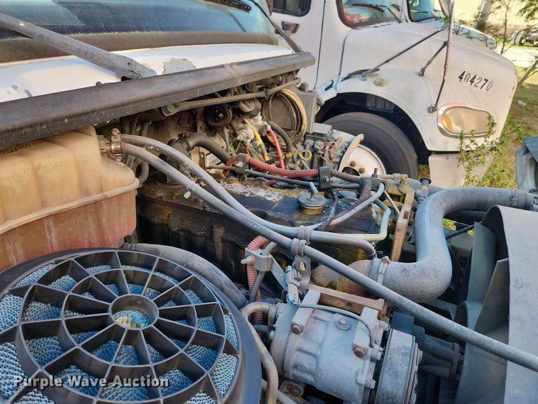 image for item DI6271 2004 Freightliner Business Class M2  refrigerated truck