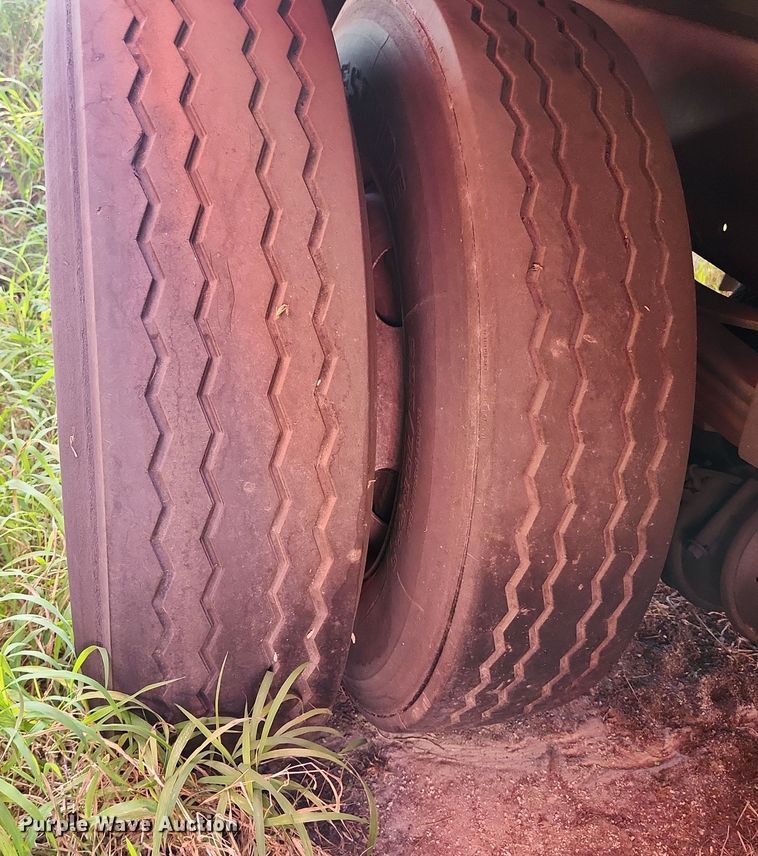 image for item DI6271 2004 Freightliner Business Class M2  refrigerated truck