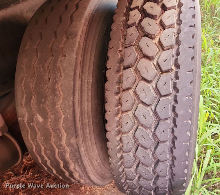 image for item DI6271 2004 Freightliner Business Class M2  refrigerated truck