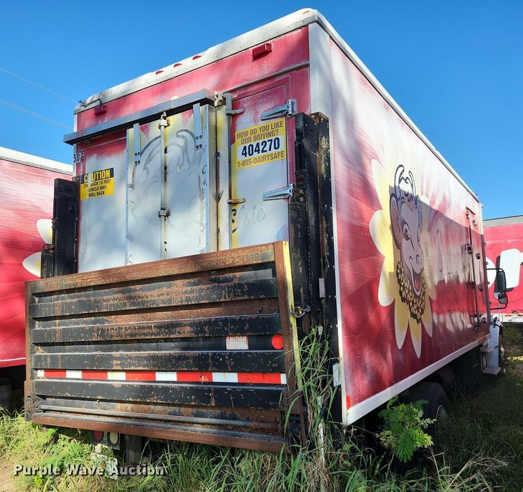 image for item DI6272 2004 Freightliner Business Class M2  refrigerated truck