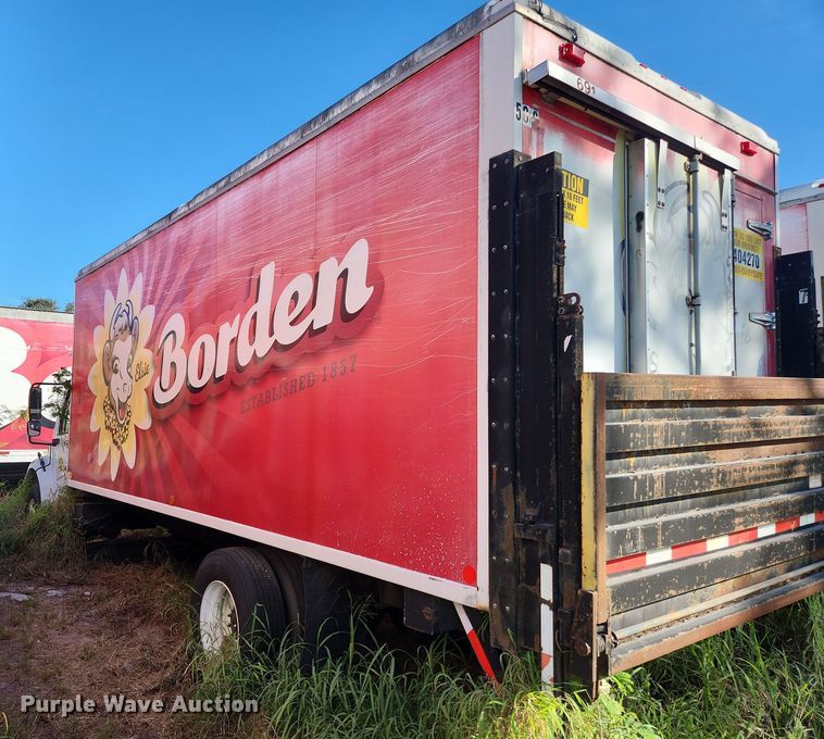 image for item DI6272 2004 Freightliner Business Class M2  refrigerated truck