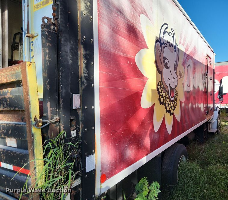 image for item DI6272 2004 Freightliner Business Class M2  refrigerated truck