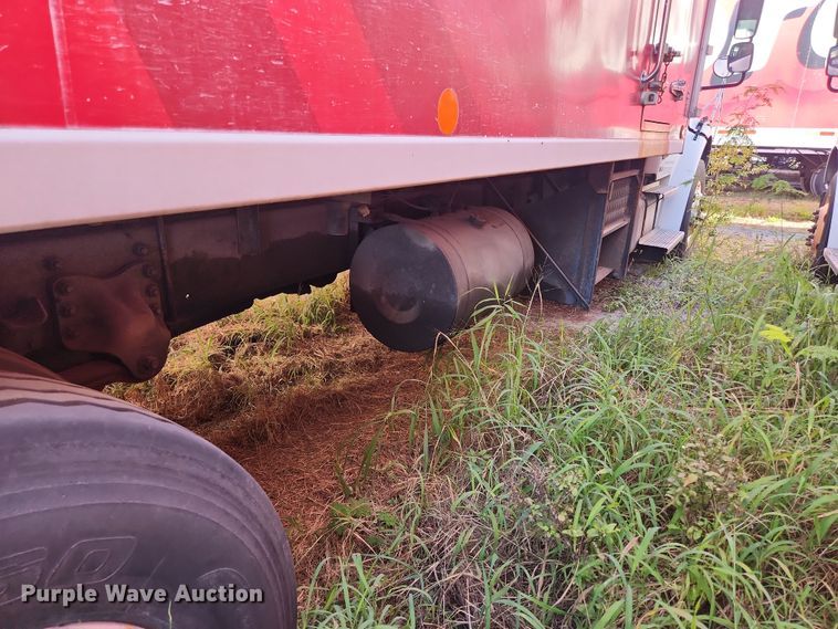 image for item DI6272 2004 Freightliner Business Class M2  refrigerated truck