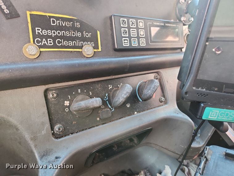 image for item DI6272 2004 Freightliner Business Class M2  refrigerated truck