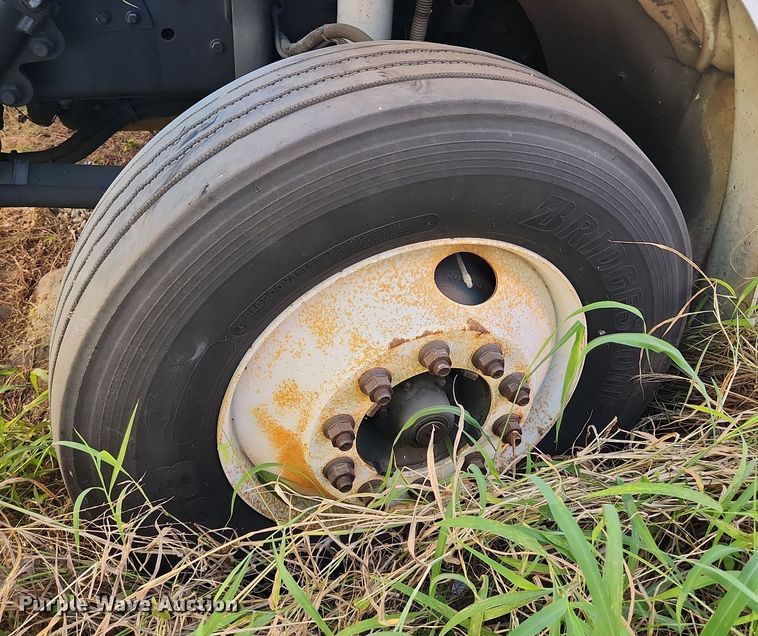 image for item DI6272 2004 Freightliner Business Class M2  refrigerated truck