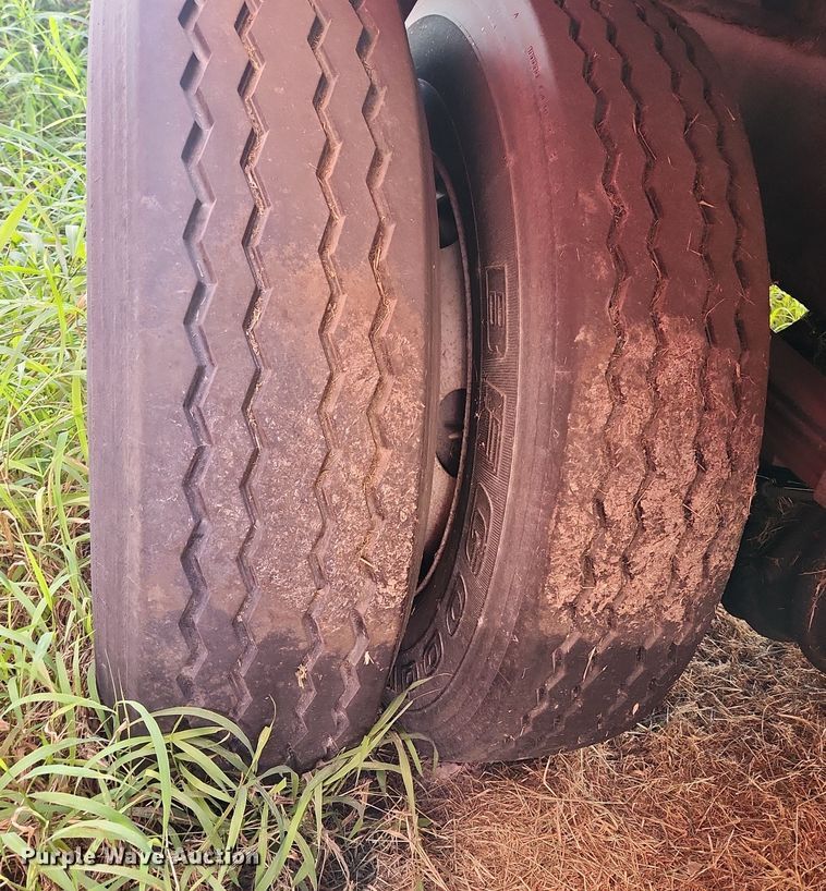 image for item DI6272 2004 Freightliner Business Class M2  refrigerated truck