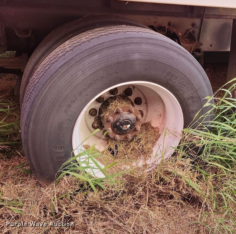 image for item DI6272 2004 Freightliner Business Class M2  refrigerated truck