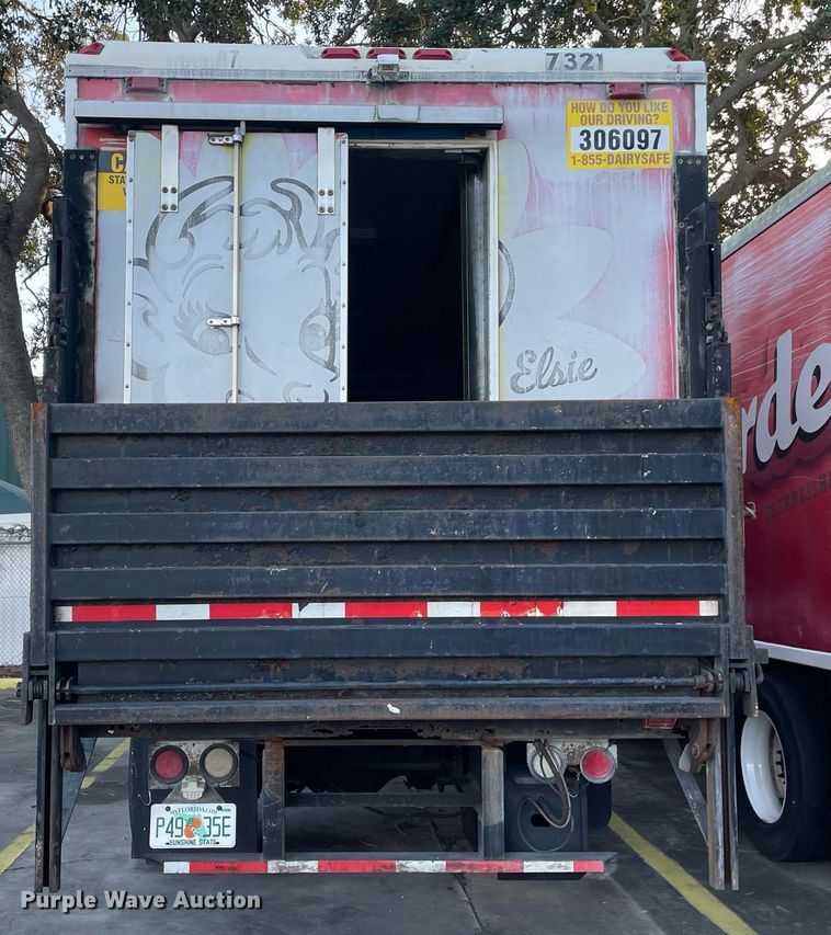 image for item DI6273 2007 International 4300  refrigerated truck