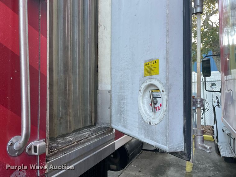 image for item DI6273 2007 International 4300  refrigerated truck