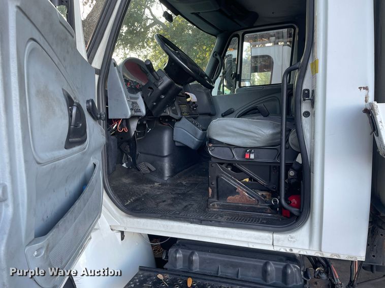 image for item DI6273 2007 International 4300  refrigerated truck