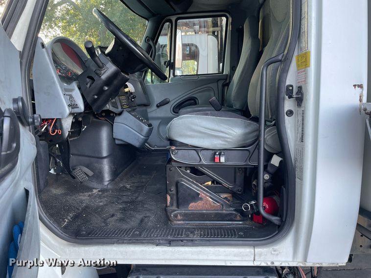 image for item DI6273 2007 International 4300  refrigerated truck