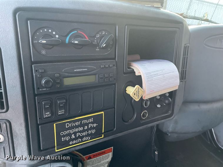 image for item DI6273 2007 International 4300  refrigerated truck