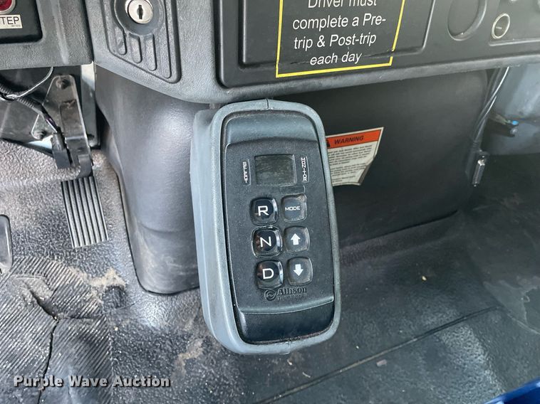 image for item DI6273 2007 International 4300  refrigerated truck